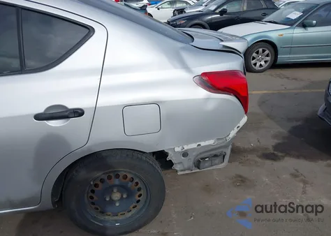 2015 Nissan Versa 1.6 S+ z USA, uszkodzony, nr VIN 3N1CN7AP3FL827623